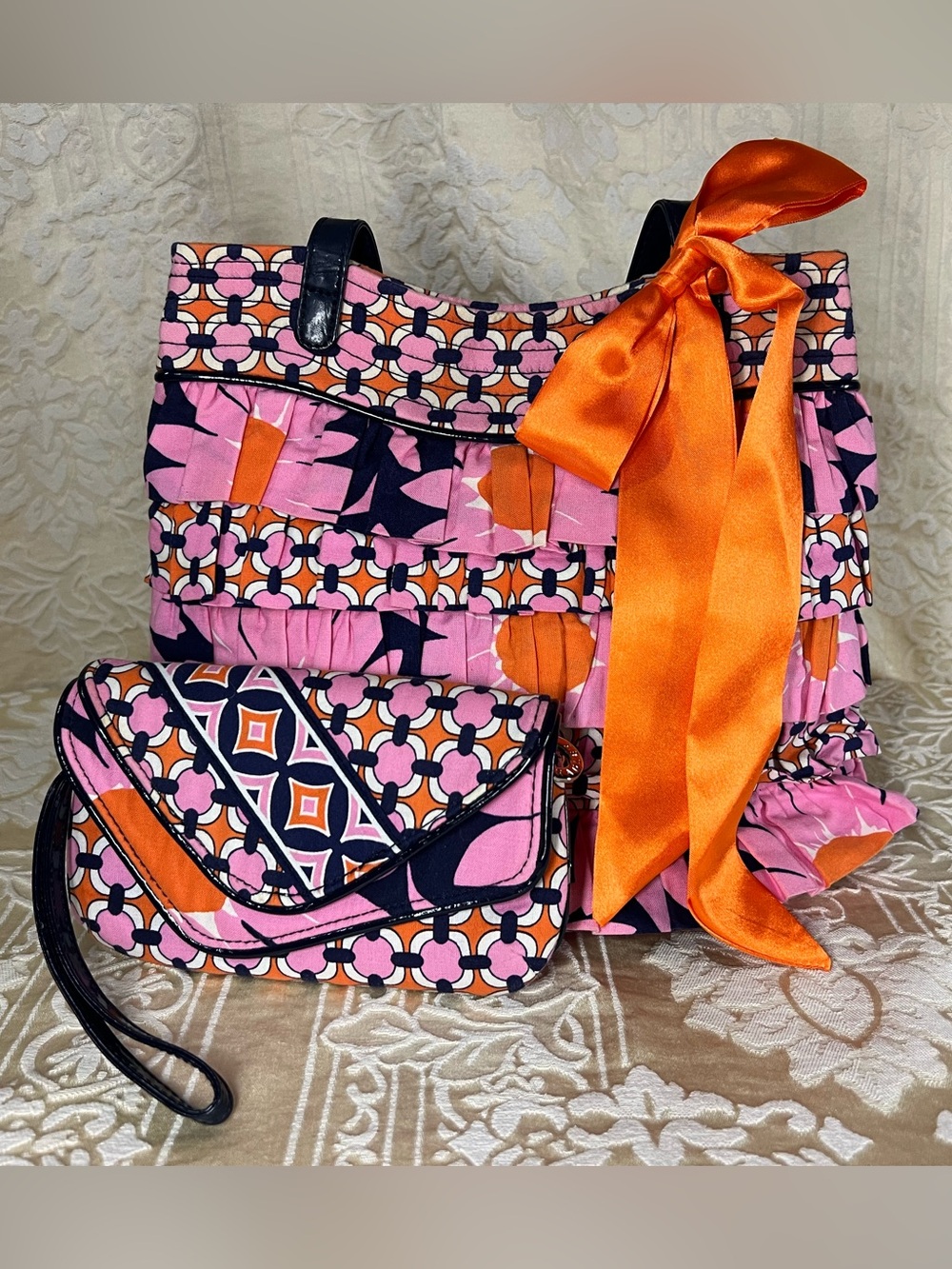 Retired Vera Bradley Loves Me Ruffle Tote Shoulder Bag & Matching Wristlet Set - Picture 11 of 11